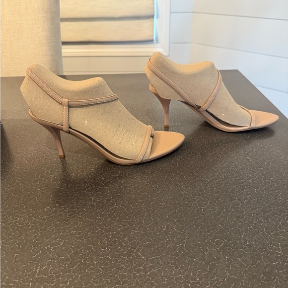 Nine West Carolyn heels-light natural-size 9.5-new in box - Picture 1 of 9